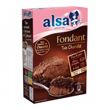 Préparation gâteau fondant...